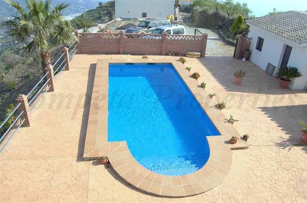 Finca/Maison de Campagne de 4 chambres de location de vacances à Torrox avec piscine garage - 1 700 € (Ref: 10075976)