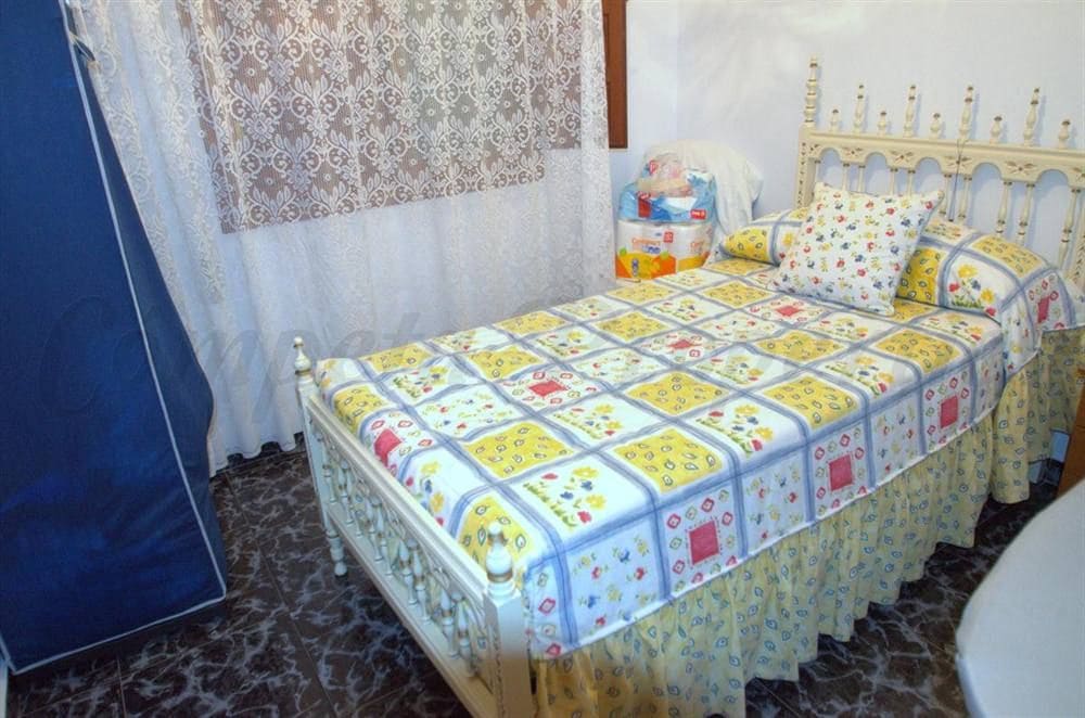 2 sypialnia Finka/Dom wiejski na sprzedaż w Sayalonga z garażem - 245 000 € (Ref: 10075979)