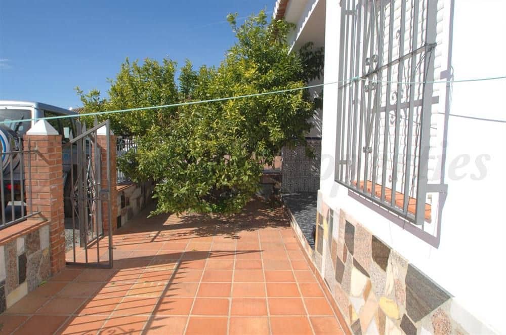 2 sypialnia Finka/Dom wiejski na sprzedaż w Sayalonga z garażem - 245 000 € (Ref: 10075979)