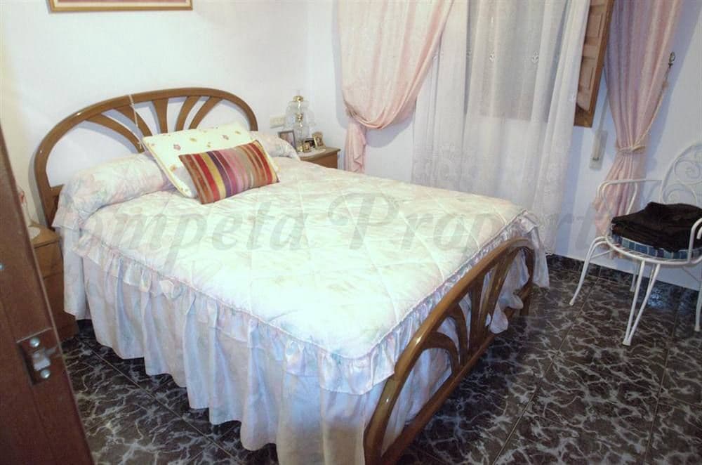 2 sypialnia Finka/Dom wiejski na sprzedaż w Sayalonga z garażem - 245 000 € (Ref: 10075979)