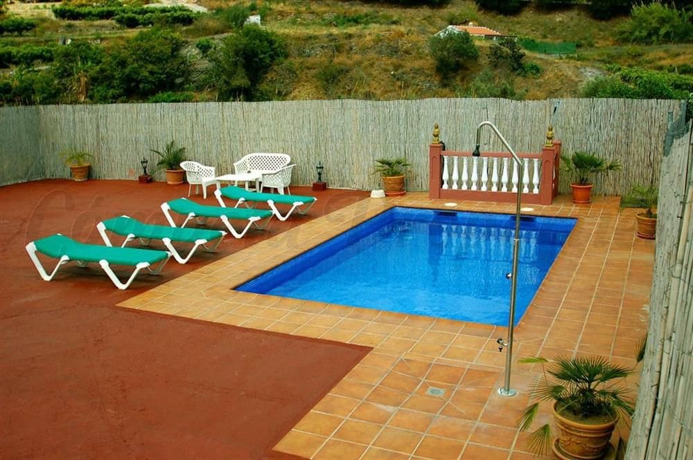 Finca/Maison de Campagne de 2 chambres de location de vacances à Torrox avec piscine garage - 950 € (Ref: 10075981)