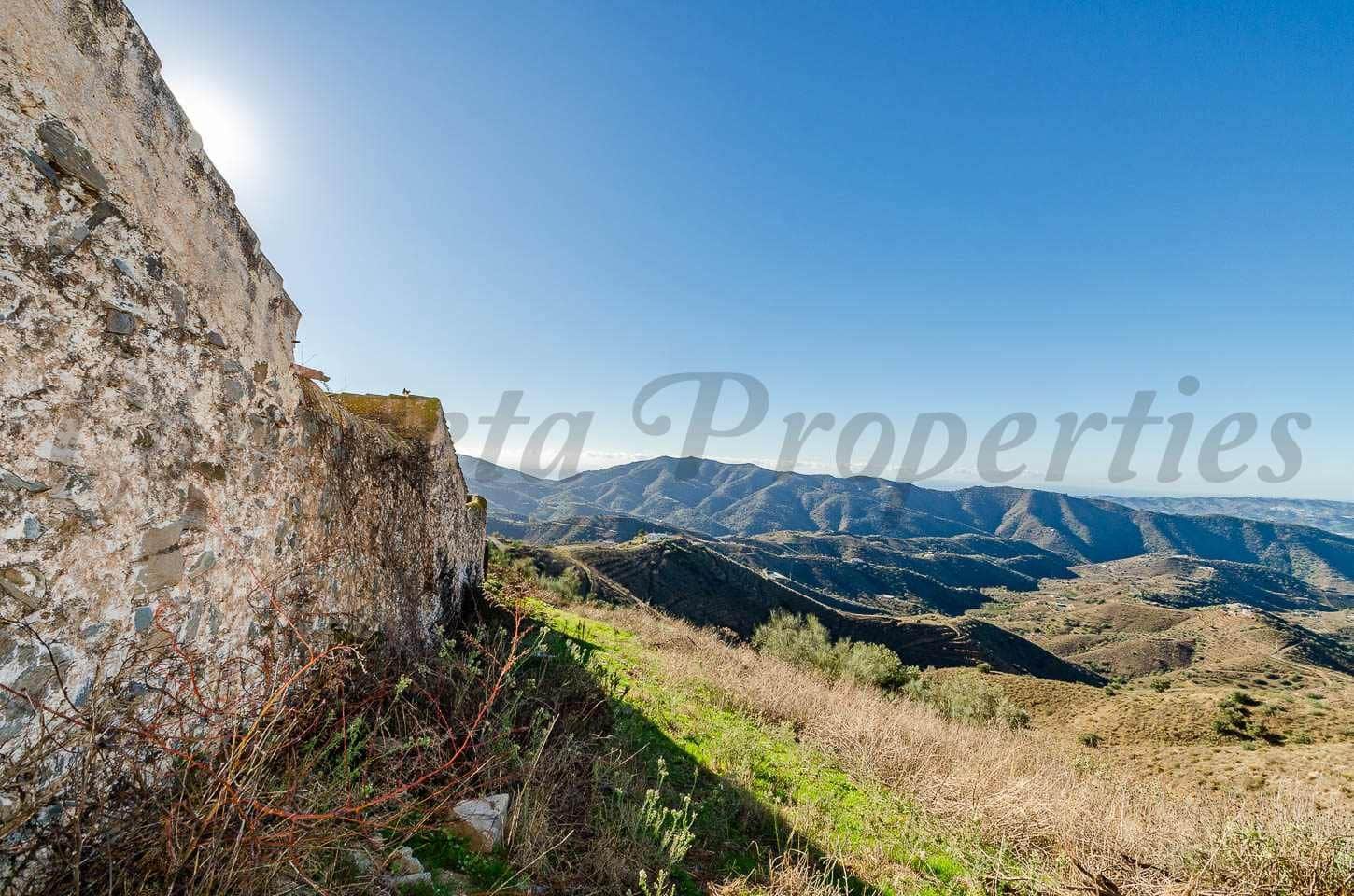 Finca/Country House for sale in Sedella - € 220,000 (Ref: 10075984)