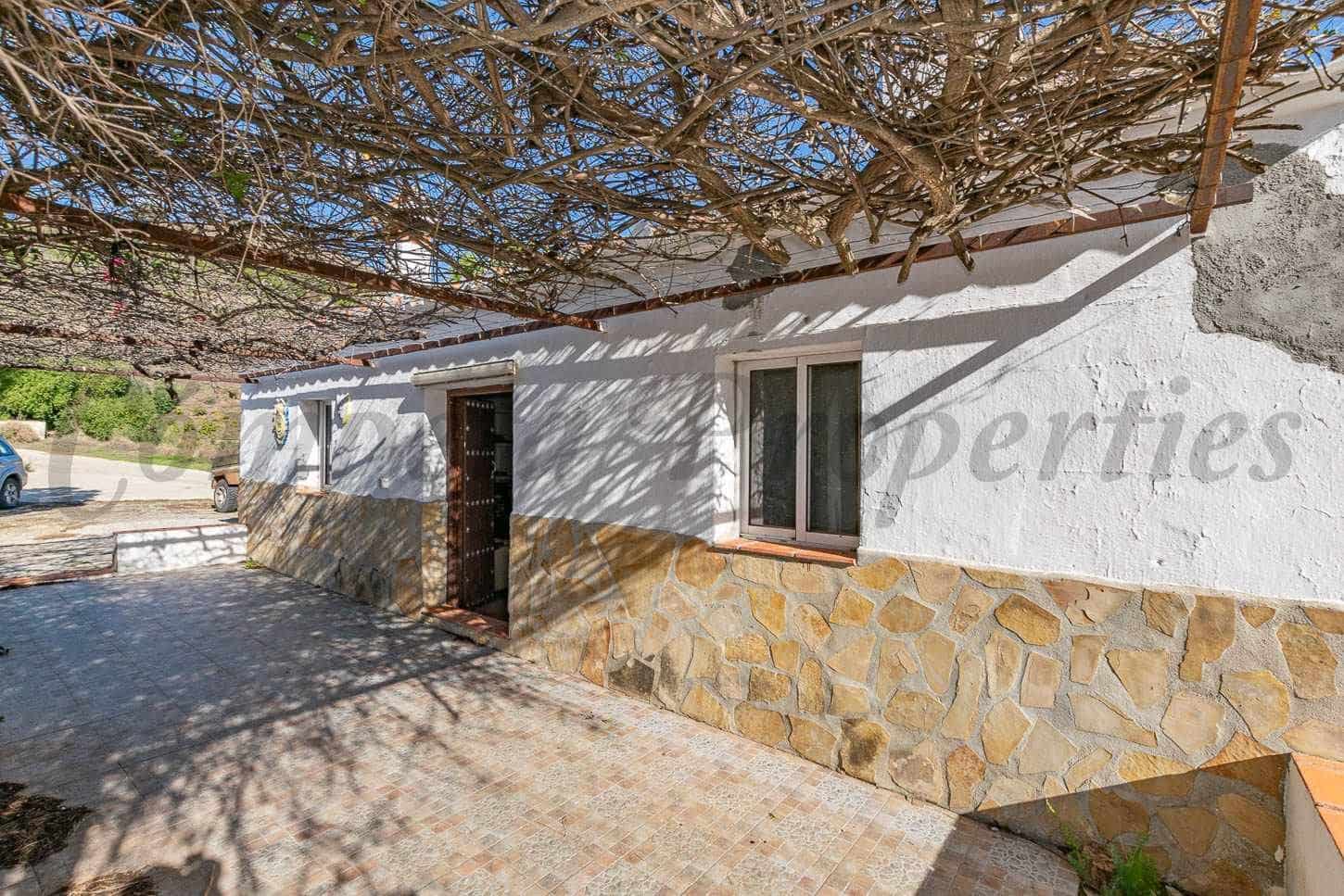 Finca/Casa Rural de 2 habitaciones en Sayalonga en venta - 262.500 € (Ref: 10075987)