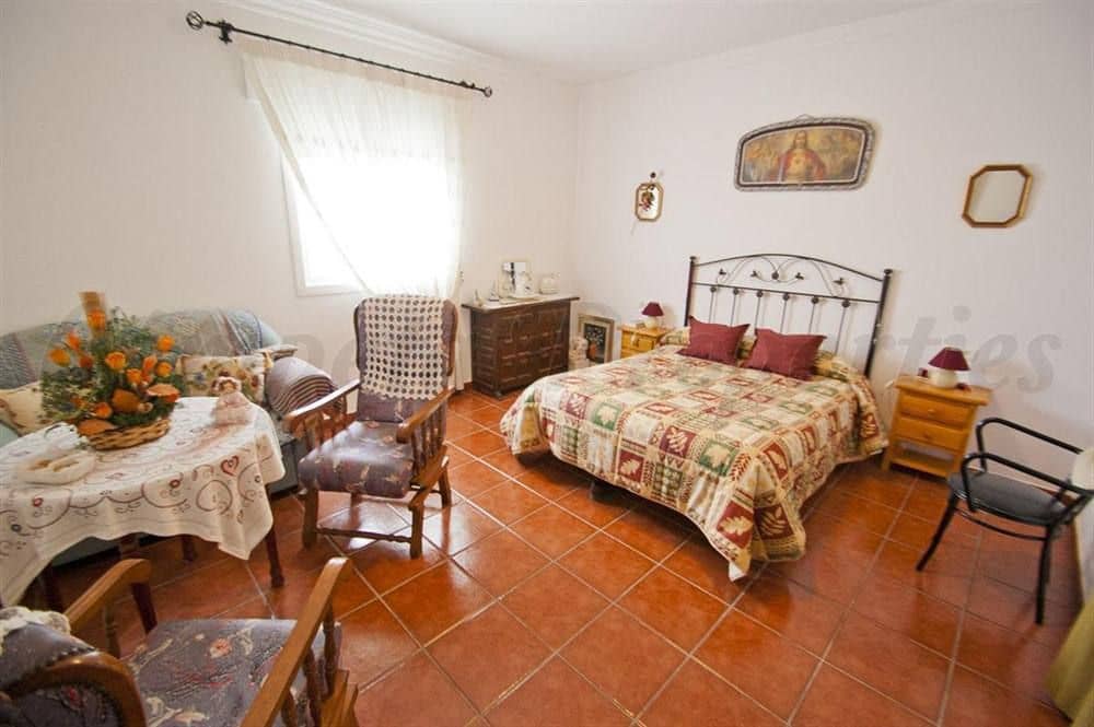 Finca/Maison de Campagne de 4 chambres de location de vacances à Torrox avec piscine - 1 200 € (Ref: 10075988)