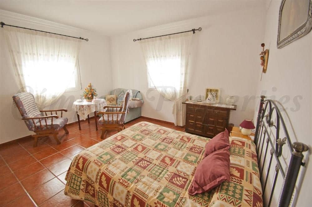 Finca/Maison de Campagne de 4 chambres de location de vacances à Torrox avec piscine - 1 200 € (Ref: 10075988)