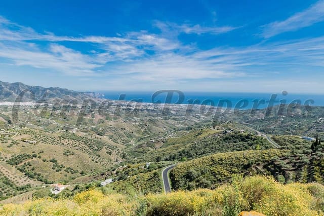 Grunde uden byggetilladelser til salg i Torrox Pueblo, Torrox - € 92.000 (Ref: 10075990)
