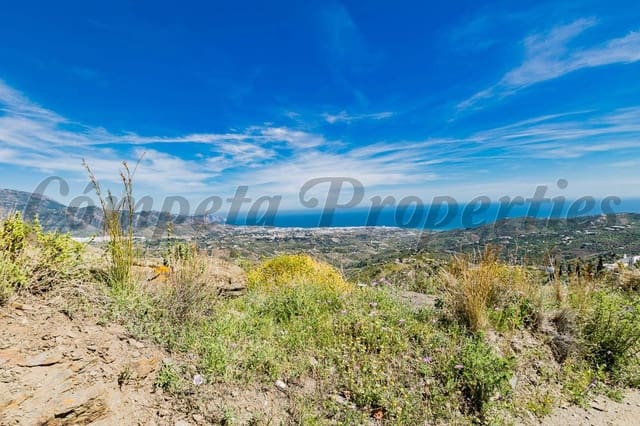 Grunde uden byggetilladelser til salg i Torrox Pueblo, Torrox - € 92.000 (Ref: 10075990)