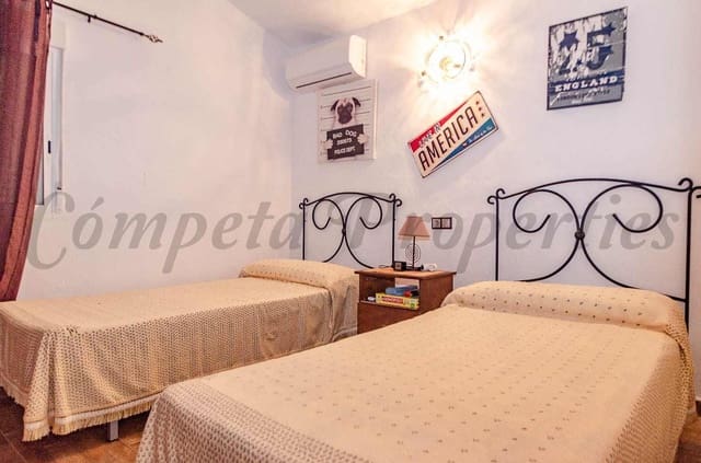 2 bedroom Finca/Country House for sale in Cómpeta with pool garage - € 450,000 (Ref: 10075991)