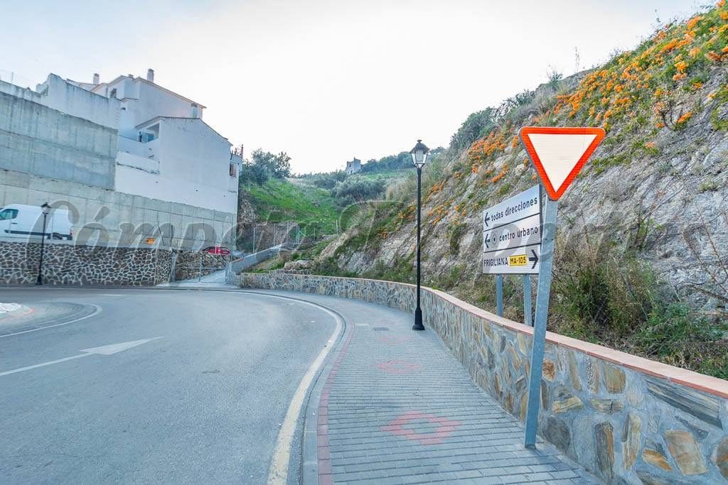 Ubebygd land til salgs i Torrox - € 149 000 (Ref: 10075994)