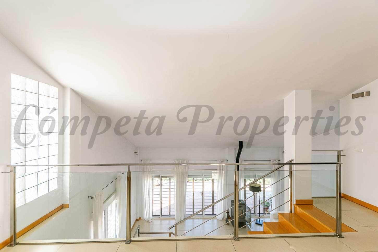 3 soveværelse Finca/Landehus til salg i Sayalonga med swimmingpool - € 1.100.100 (Ref: 10075998)