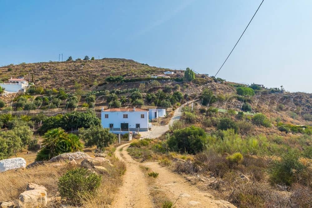 Grunde uden byggetilladelser til salg i Torrox - € 89.000 (Ref: 10076002)