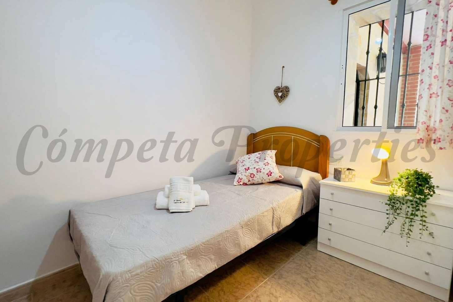 2 bedroom Finca/Country House for sale in Torrox with pool - € 260,000 (Ref: 10076009)