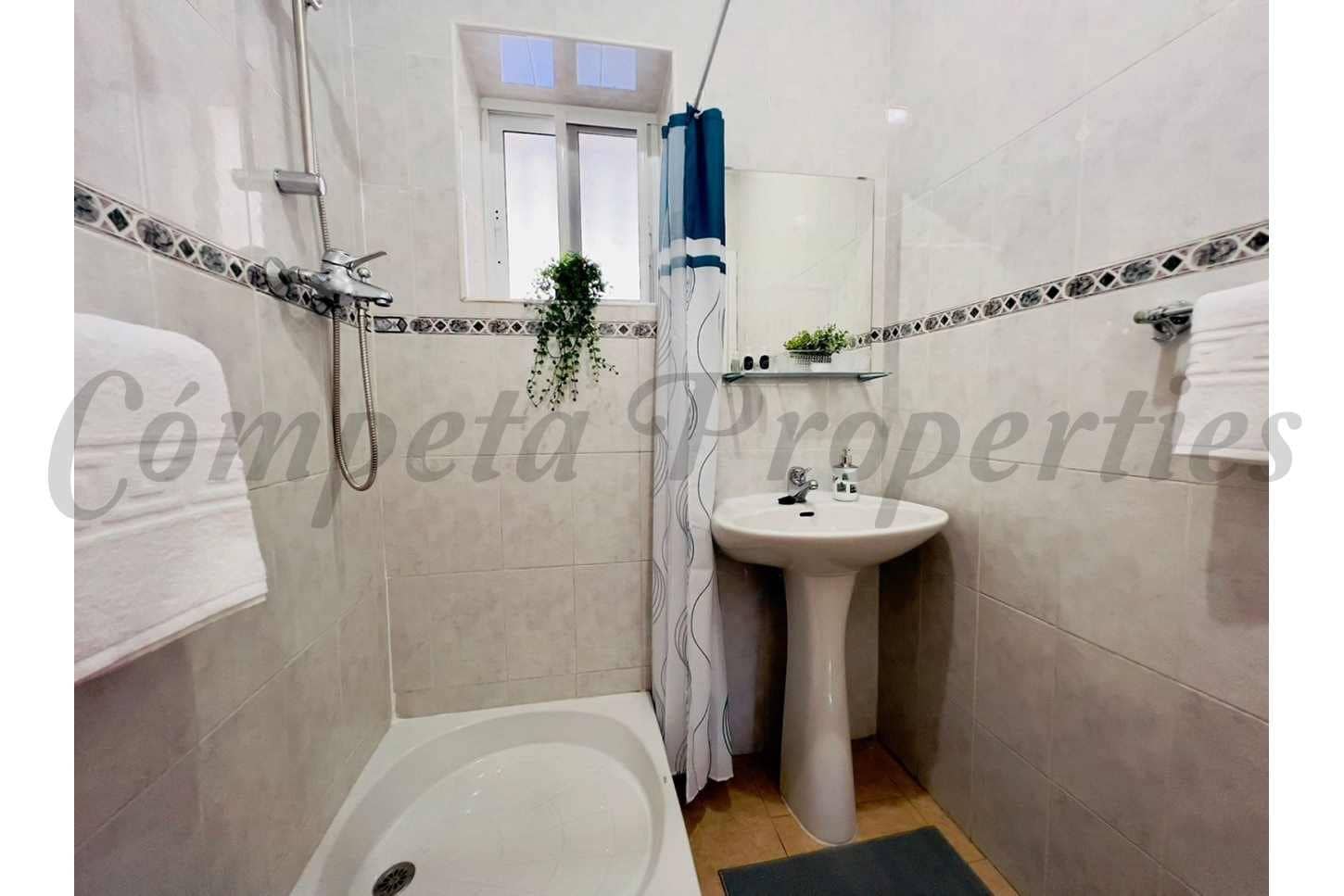 2 bedroom Finca/Country House for sale in Torrox with pool - € 260,000 (Ref: 10076009)