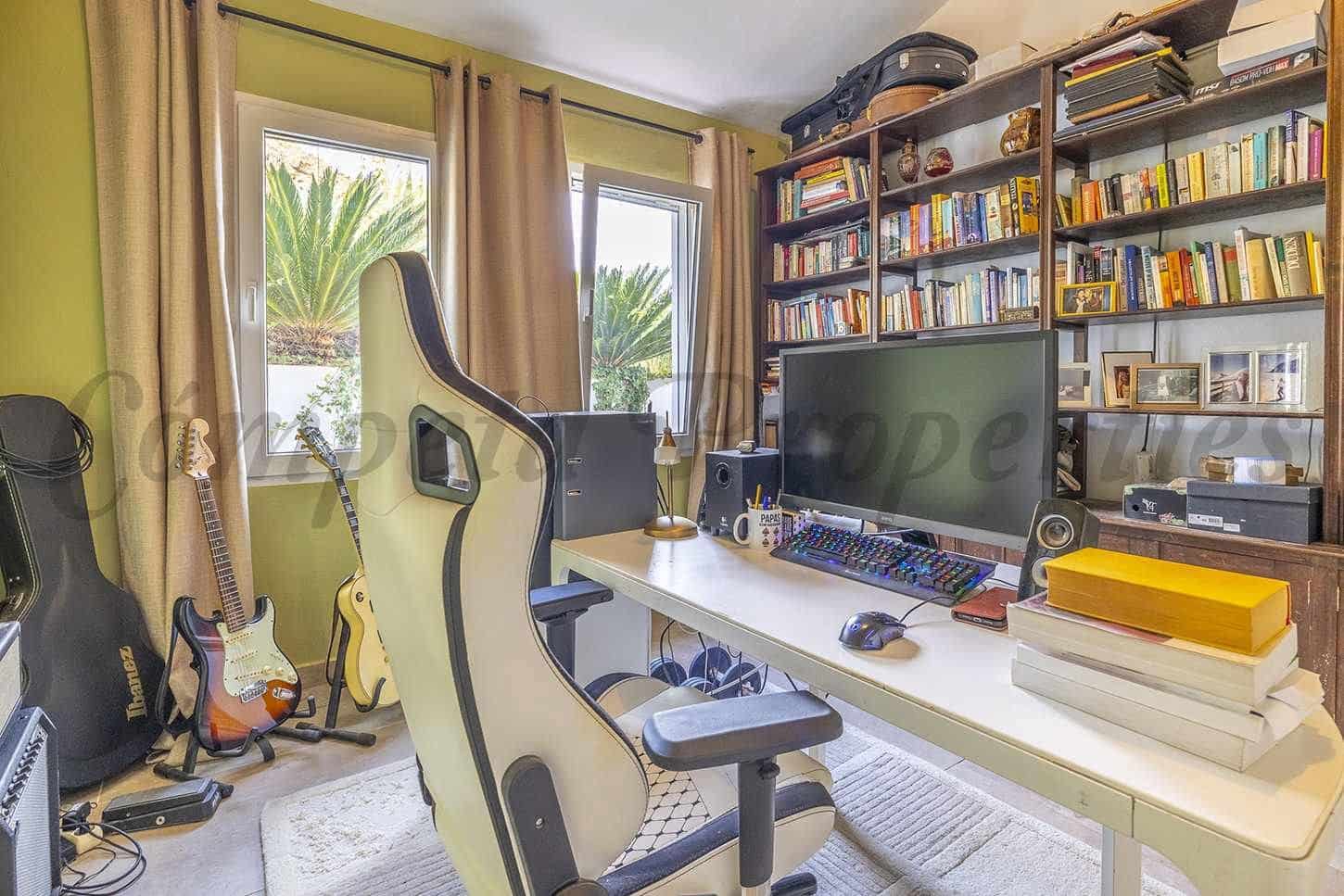 4 makuuhuone Maalaistalo myytävänä paikassa Competa mukana uima-altaan - 995 000 € (Ref: 10076012)