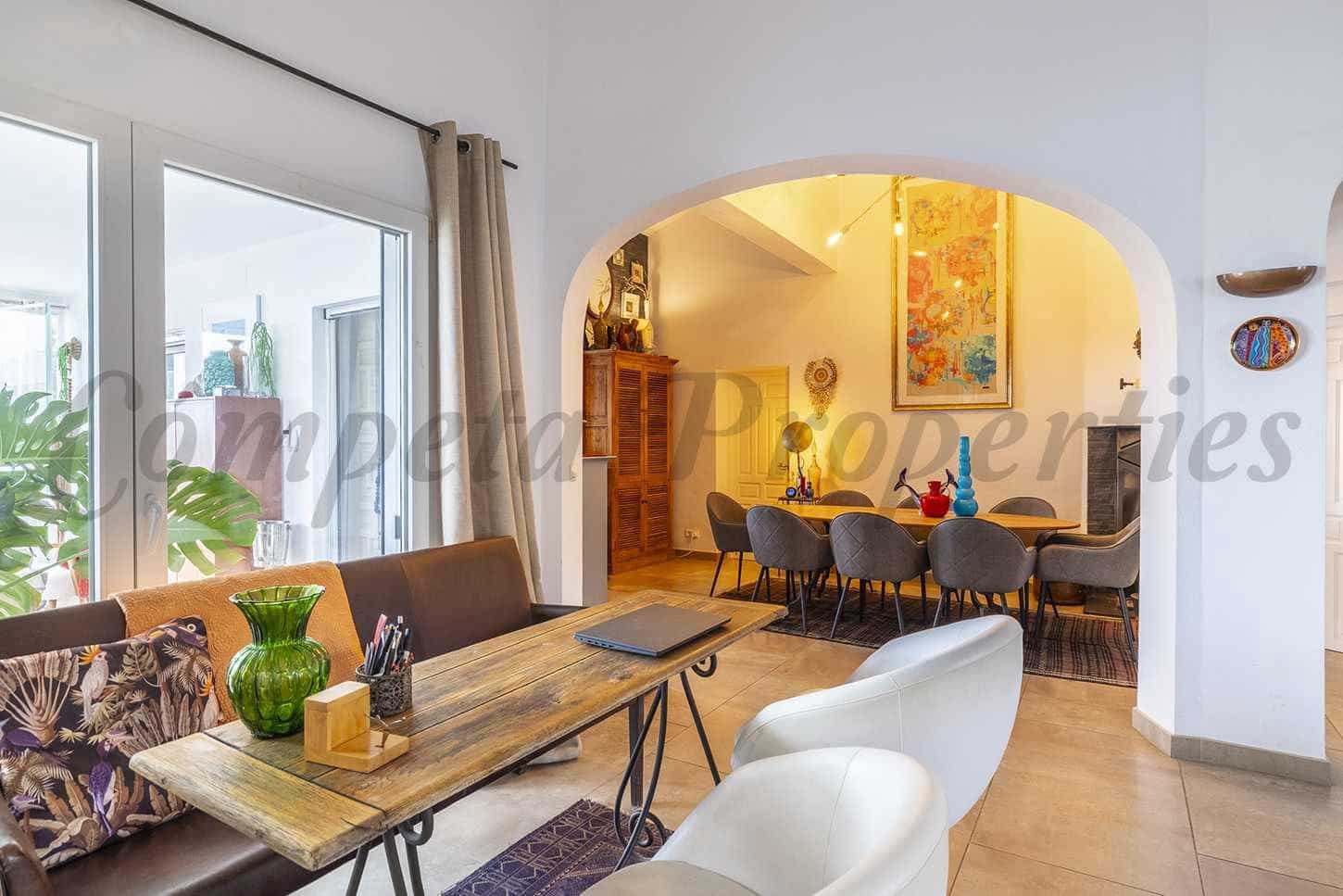 4 makuuhuone Maalaistalo myytävänä paikassa Competa mukana uima-altaan - 995 000 € (Ref: 10076012)