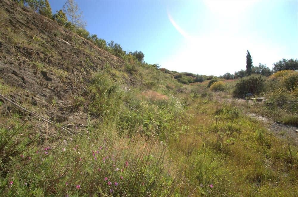 Grunde uden byggetilladelser til salg i Competa - € 46.000 (Ref: 10076015)