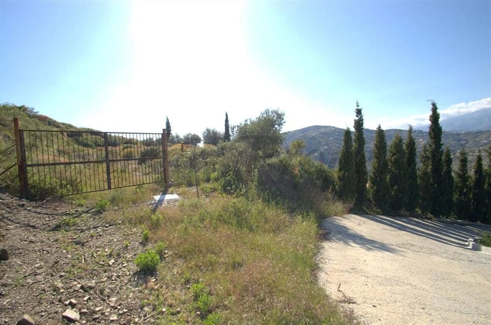 Grunde uden byggetilladelser til salg i Competa - € 46.000 (Ref: 10076015)
