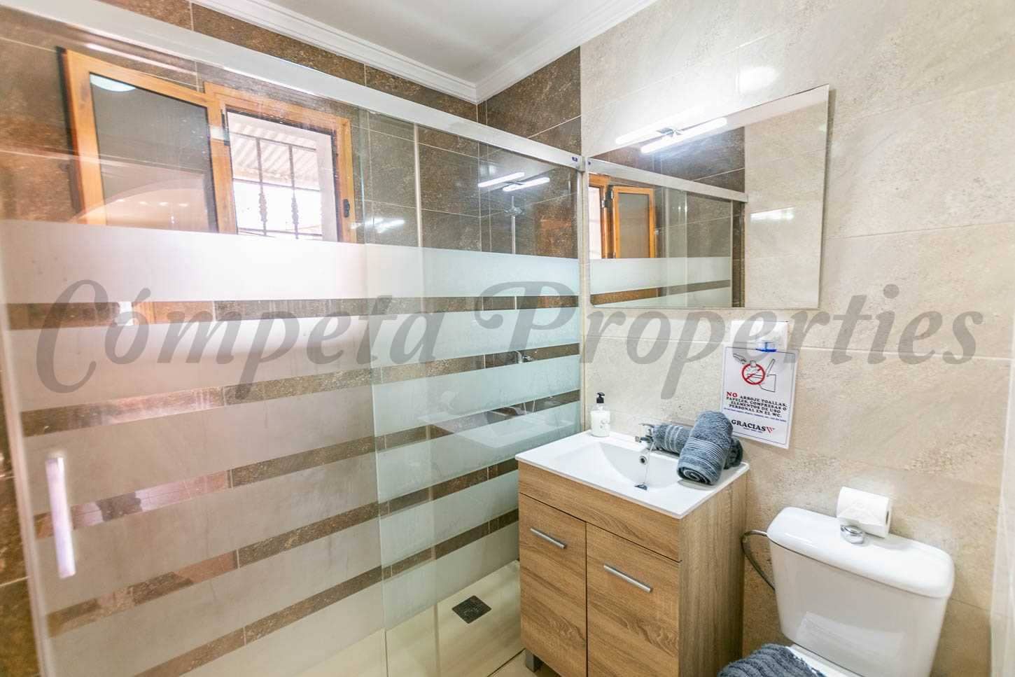 3 sypialnia Finka/Dom wiejski na sprzedaż w Sayalonga z basenem - 365 000 € (Ref: 10076017)