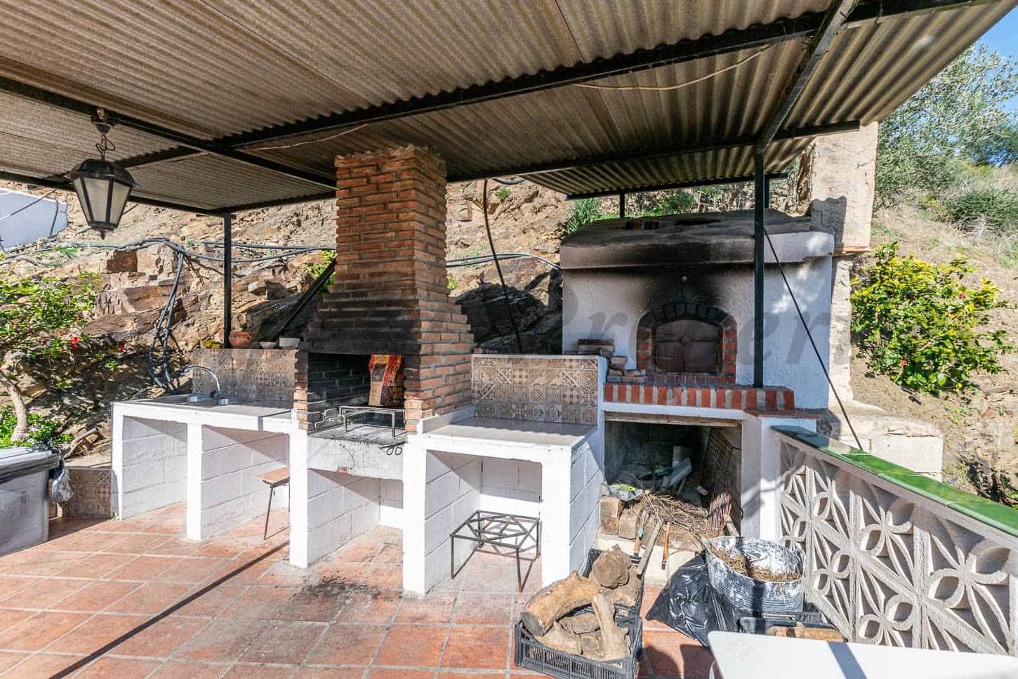 3 sypialnia Finka/Dom wiejski na sprzedaż w Sayalonga z basenem - 365 000 € (Ref: 10076017)