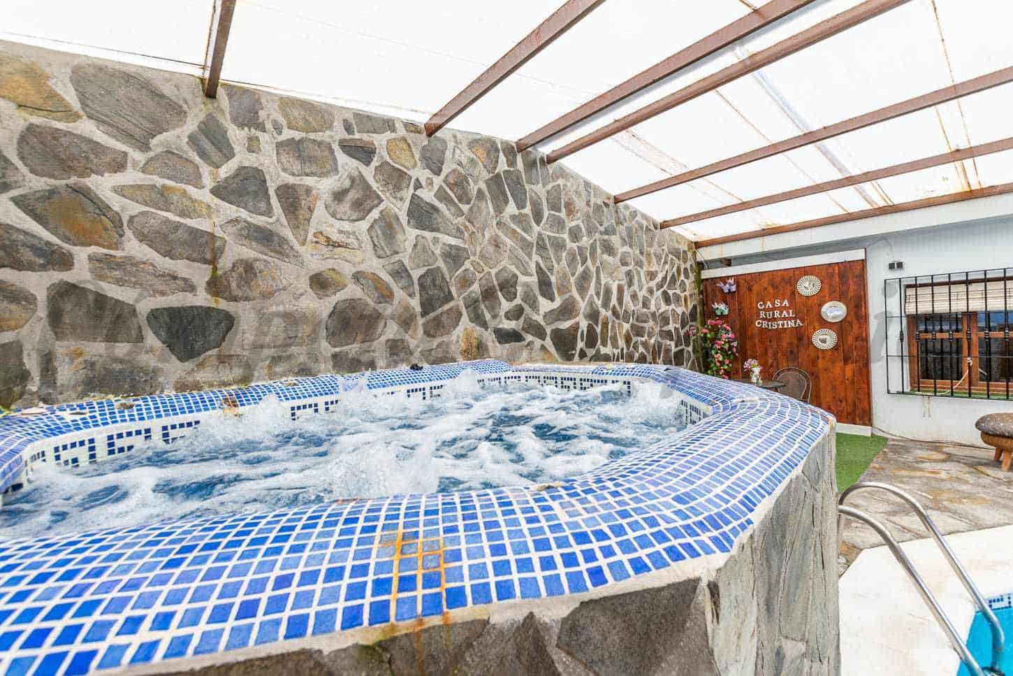 3 sypialnia Finka/Dom wiejski na sprzedaż w Sayalonga z basenem - 365 000 € (Ref: 10076017)