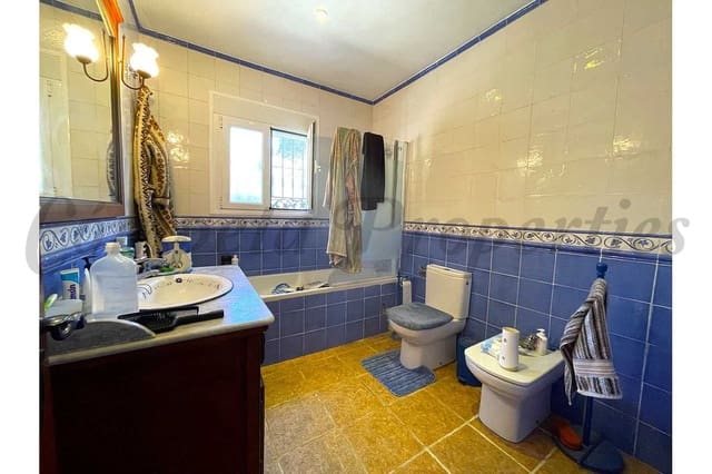 4 bedroom Finca/Country House for sale in Cómpeta with garage - € 355,000 (Ref: 10076019)