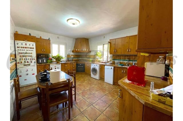 4 bedroom Finca/Country House for sale in Cómpeta with garage - € 355,000 (Ref: 10076019)