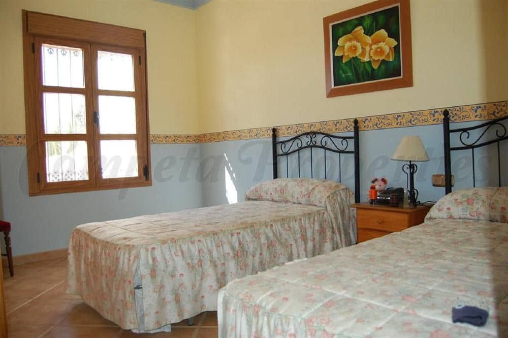 4 sypialnia Finka/Dom wiejski na sprzedaż w Sedella z basenem garażem - 505 000 € (Ref: 10076026)