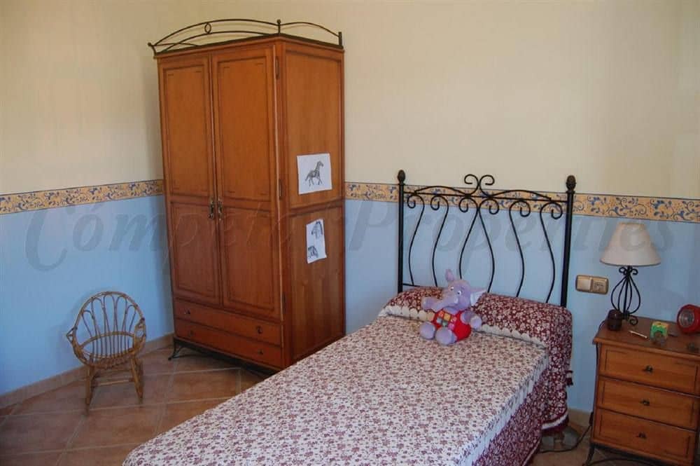 4 sypialnia Finka/Dom wiejski na sprzedaż w Sedella z basenem garażem - 505 000 € (Ref: 10076026)