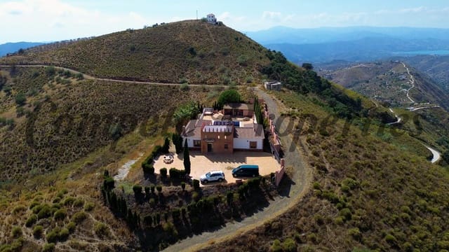4 slaapkamer Finca/Landhuis te koop in Sedella met zwembad garage - € 505.000 (Ref: 10076026)