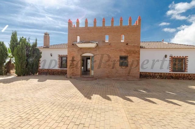 4 slaapkamer Finca/Landhuis te koop in Sedella met zwembad garage - € 505.000 (Ref: 10076026)