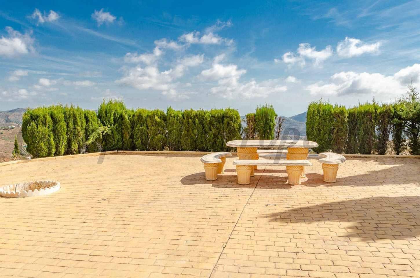 4 bedroom Finca/Country House for sale in Sedella with pool garage - € 399,000 (Ref: 10076026)