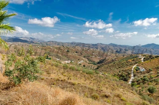 4 slaapkamer Finca/Landhuis te koop in Sedella met zwembad garage - € 505.000 (Ref: 10076026)