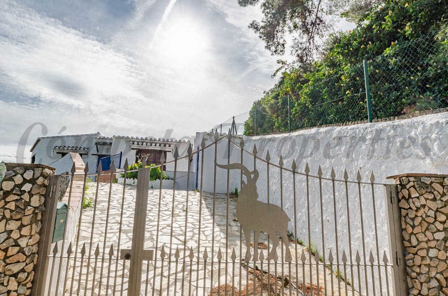 2 Zimmer Finca/Landgut zu verkaufen in Competa mit Pool - 245.000 € (Ref: 10076027)