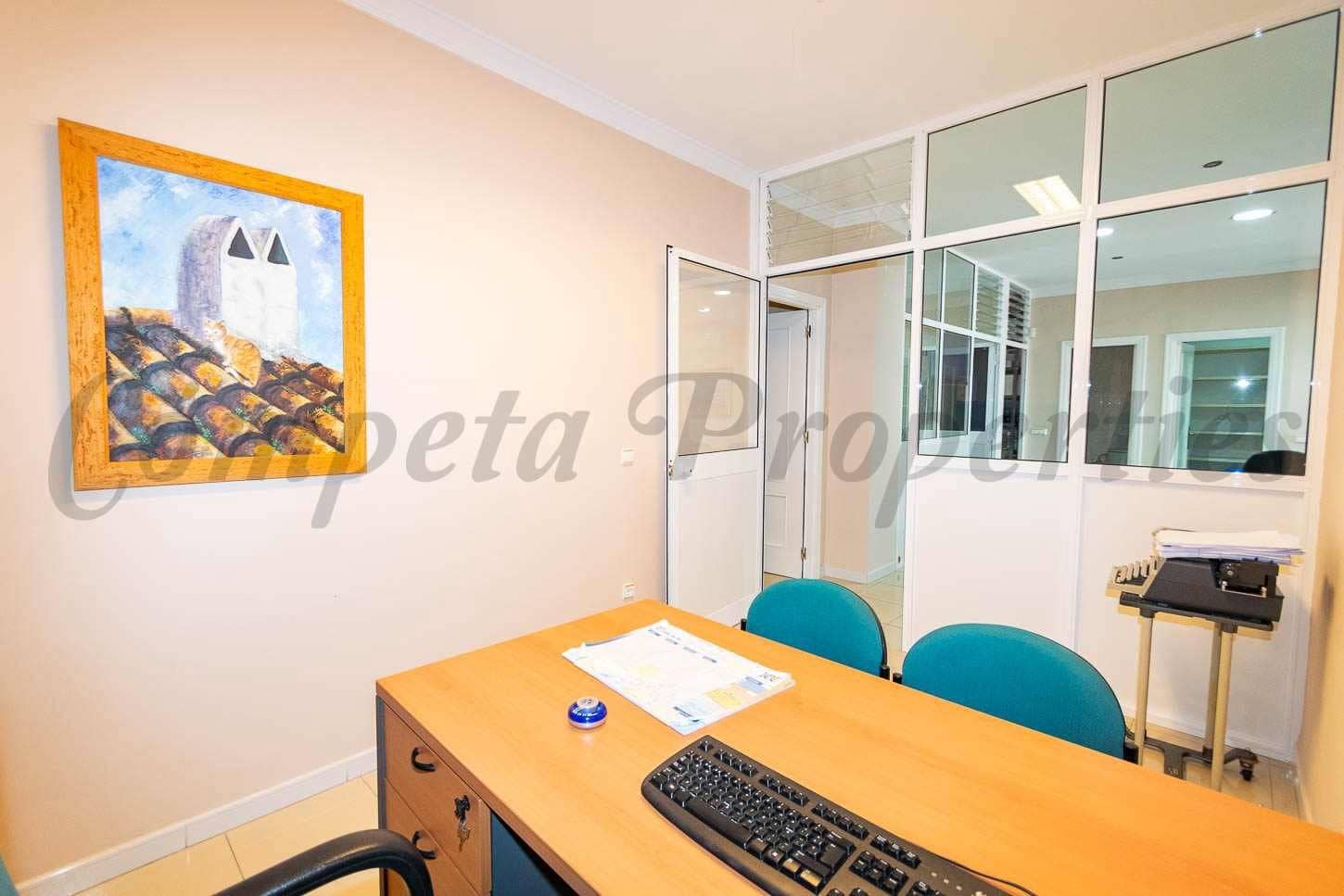 Local Comercial en Torrox en venta - 199.000 € (Ref: 10076028)