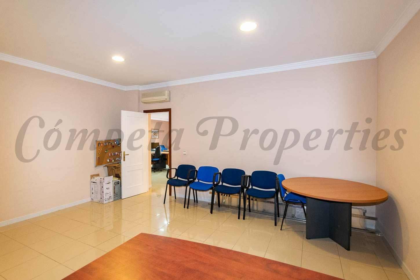Local Comercial en Torrox en venta - 199.000 € (Ref: 10076028)