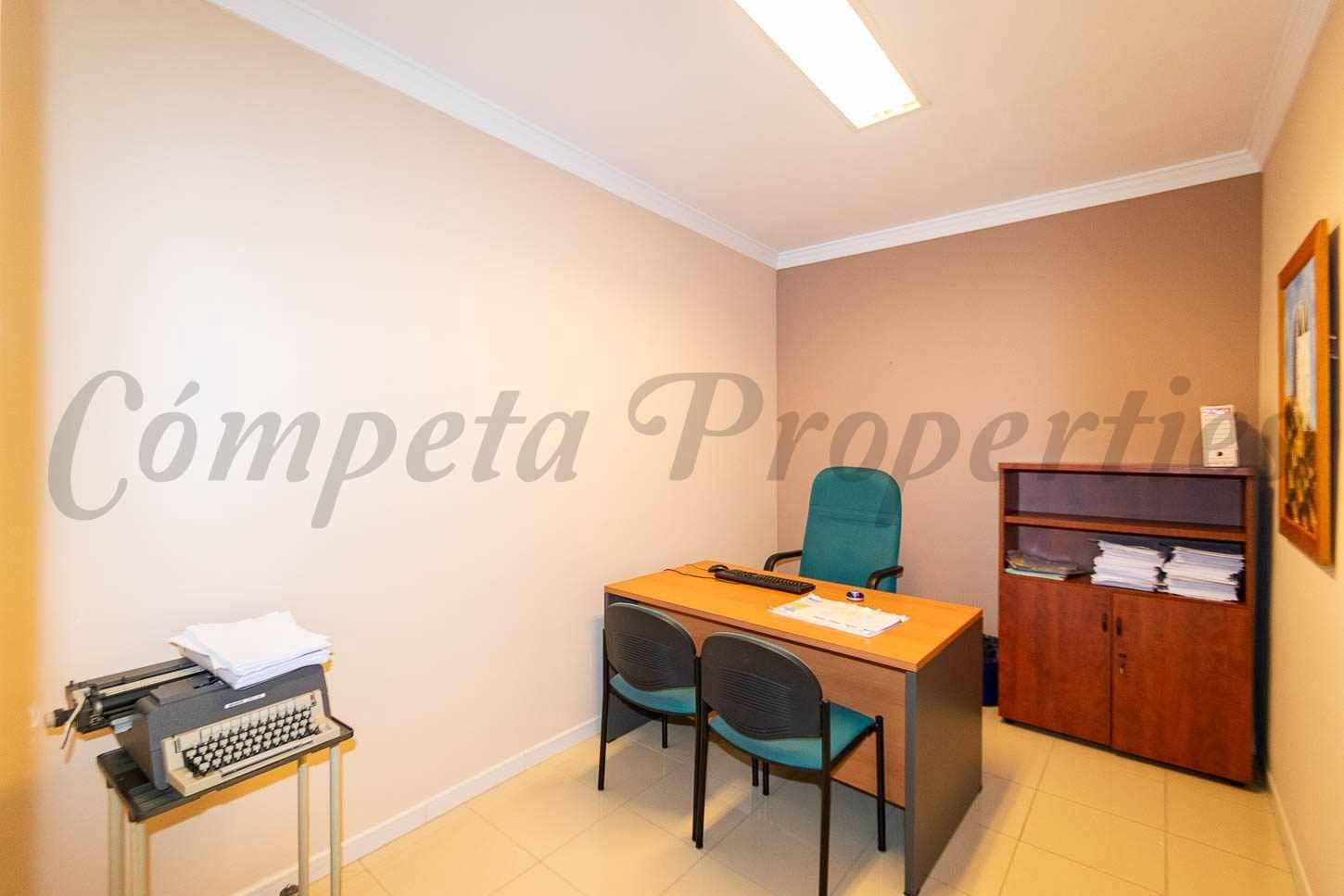 Local Comercial en Torrox en venta - 199.000 € (Ref: 10076028)