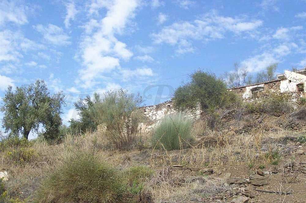 Grunde uden byggetilladelser til salg i Sayalonga - € 94.000 (Ref: 10076030)