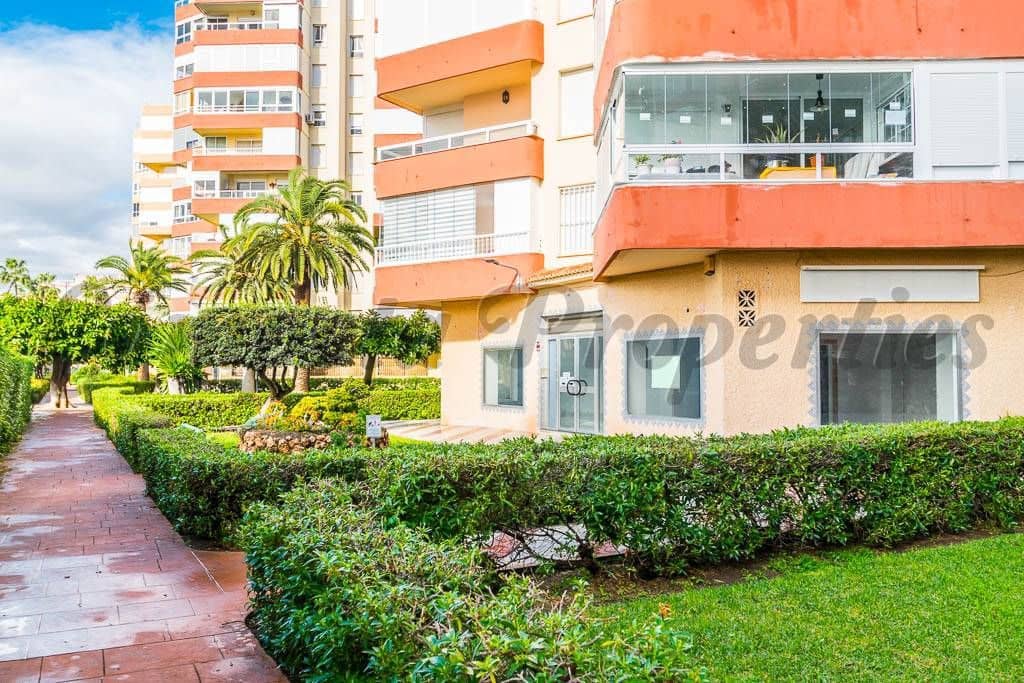 Local Comercial en Torrox-Costa en venta - 240.000 € (Ref: 10076031)