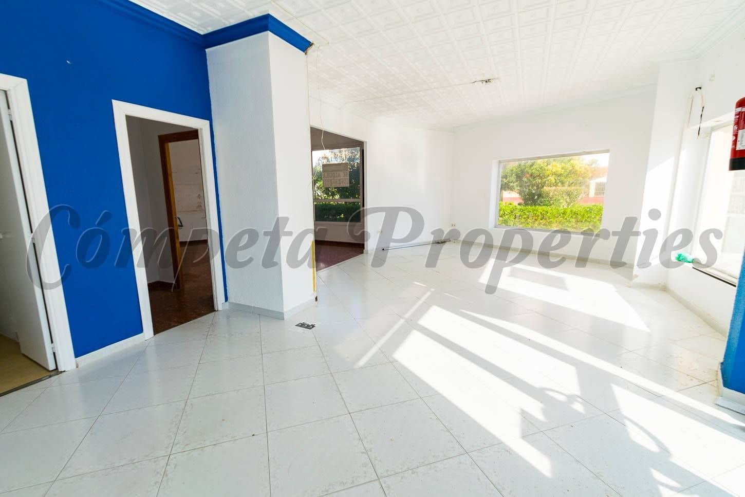 Local Comercial en Torrox-Costa en venta - 240.000 € (Ref: 10076031)
