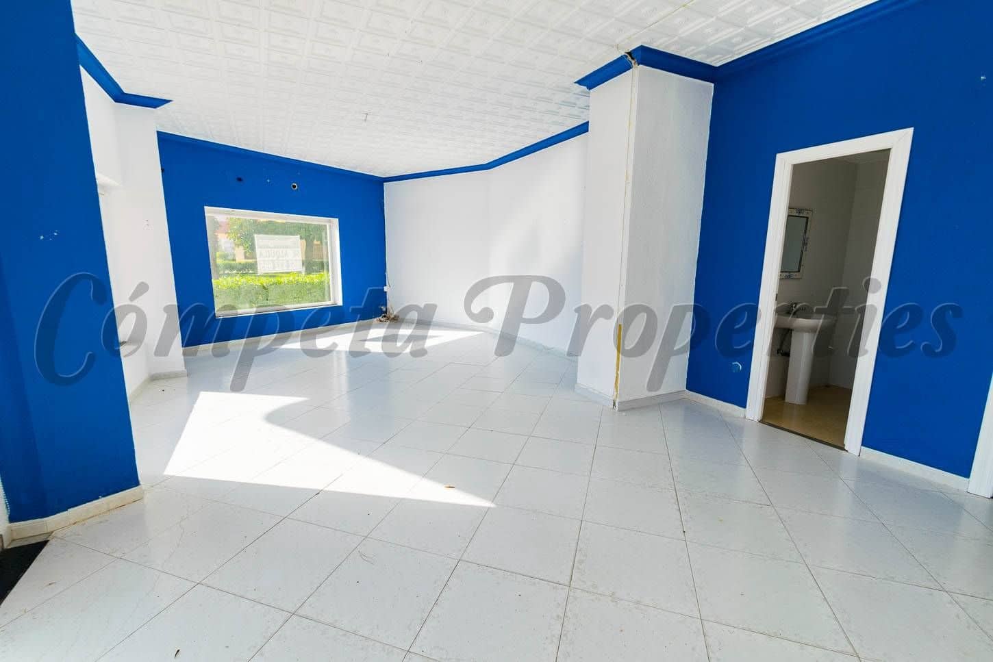 Local Comercial en Torrox-Costa en venta - 240.000 € (Ref: 10076031)