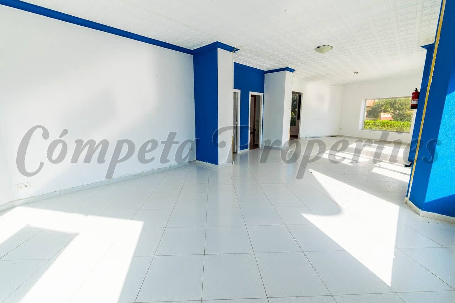 Local Comercial en Torrox-Costa en venta - 240.000 € (Ref: 10076031)