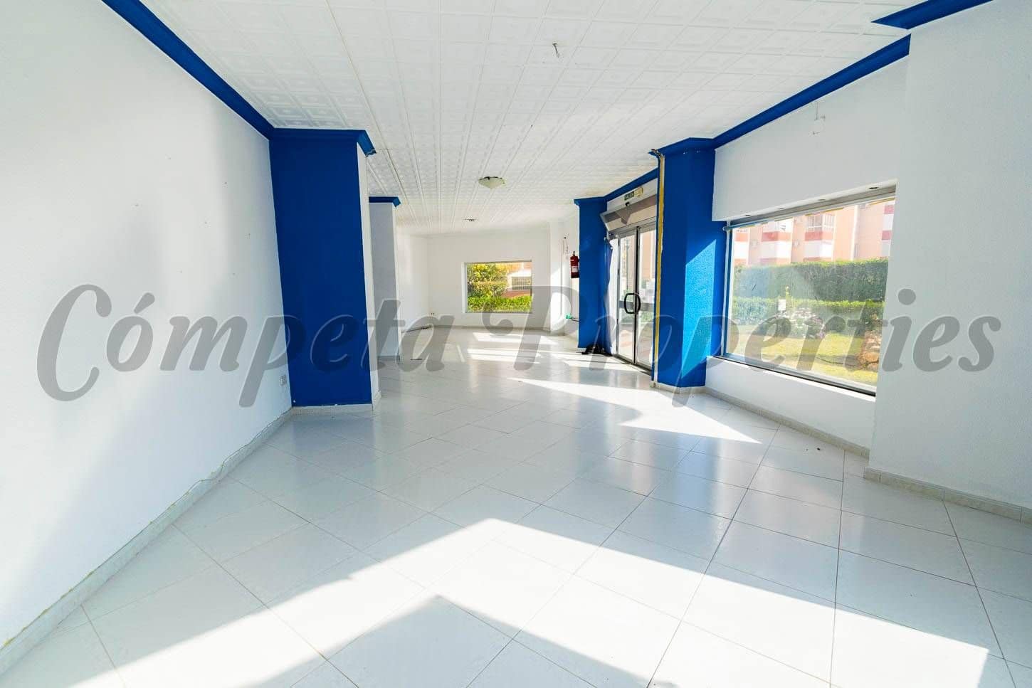 Local Comercial en Torrox-Costa en venta - 240.000 € (Ref: 10076031)
