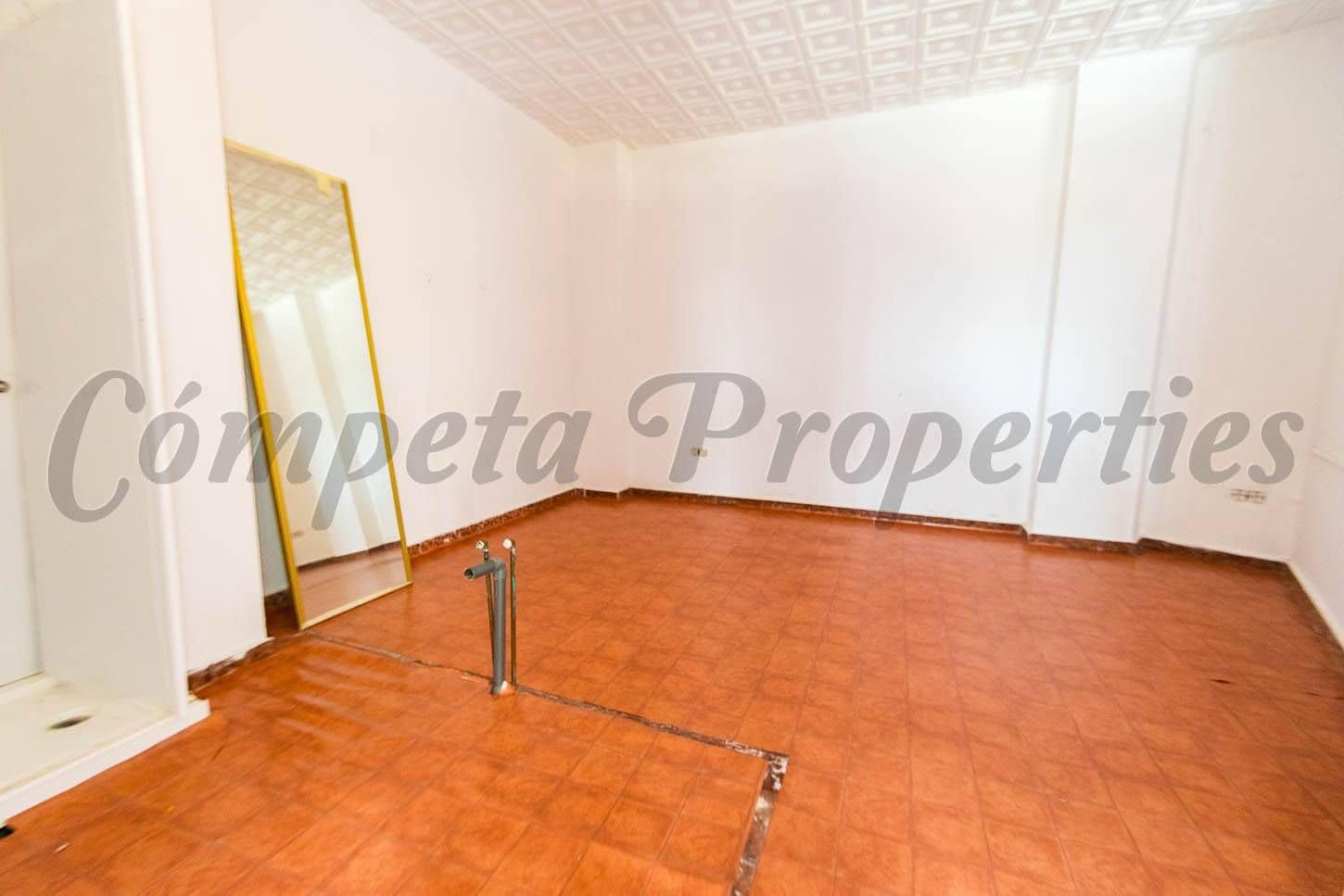 Local Comercial en Torrox-Costa en venta - 240.000 € (Ref: 10076031)