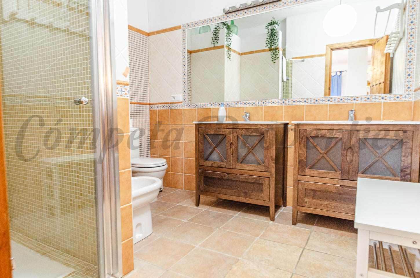   3 soveværelse   ferieFinca/Landehus i Torrox   med   swimmingpool  garage  - € 1.738 (Ref: 10076032)