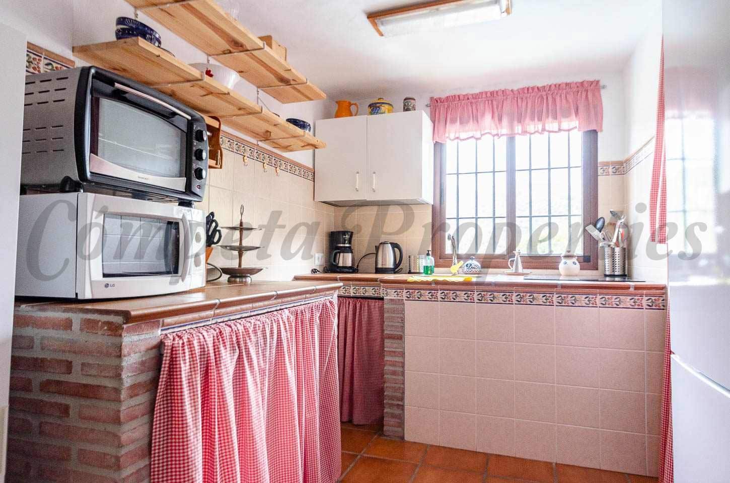   3 soveværelse   ferieFinca/Landehus i Torrox   med   swimmingpool  garage  - € 1.738 (Ref: 10076032)