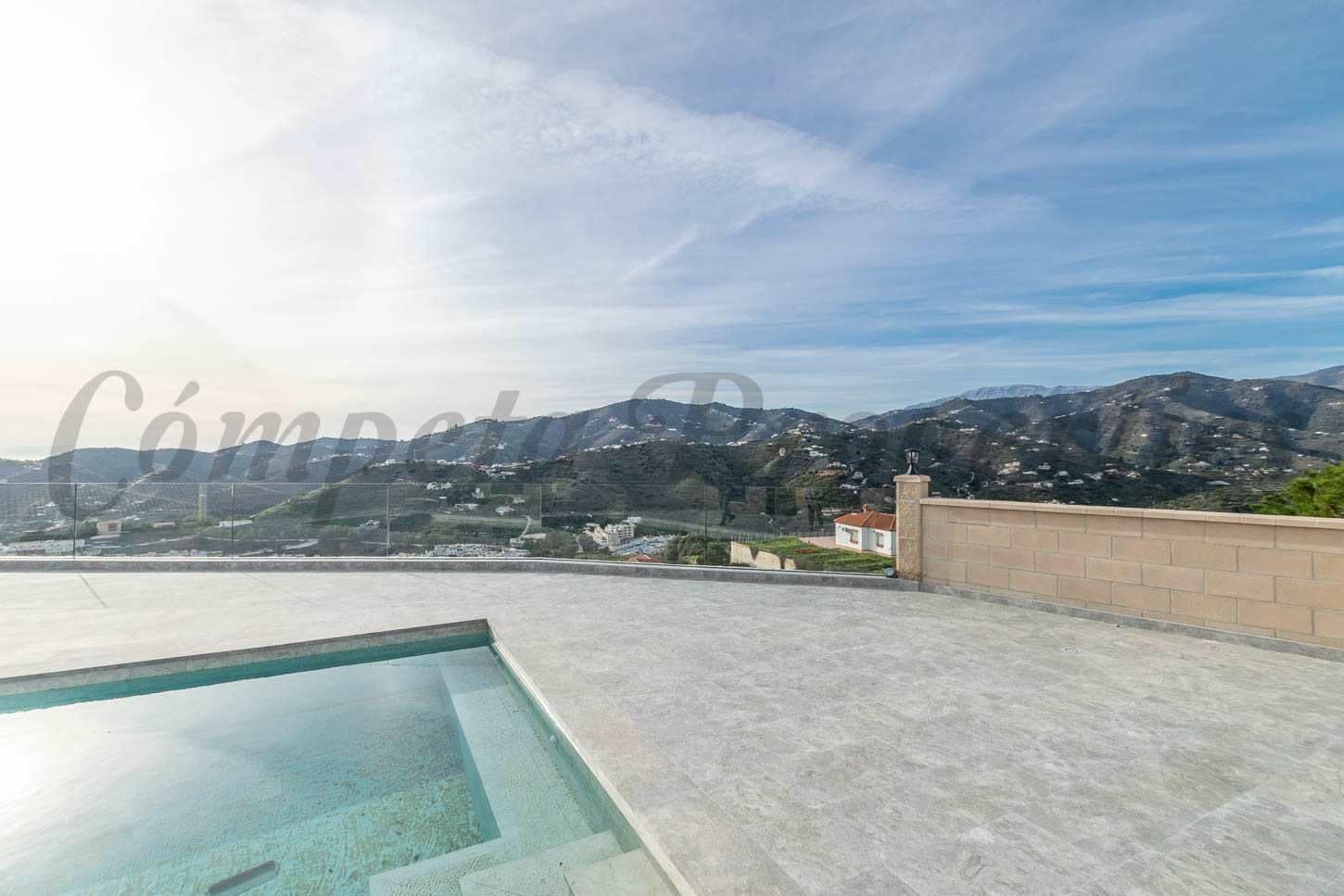 Finca/Maison de Campagne de 3 chambres de location de vacances à Torrox avec piscine - 1 875 € (Ref: 10076033)