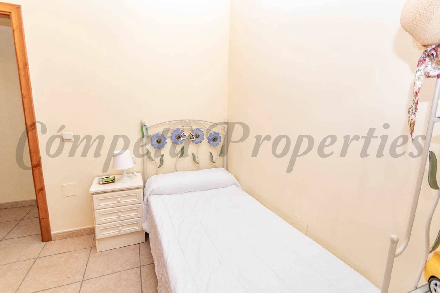 Finca/Maison de Campagne de 3 chambres de location de vacances à Torrox avec piscine garage - 1 600 € (Ref: 10076034)