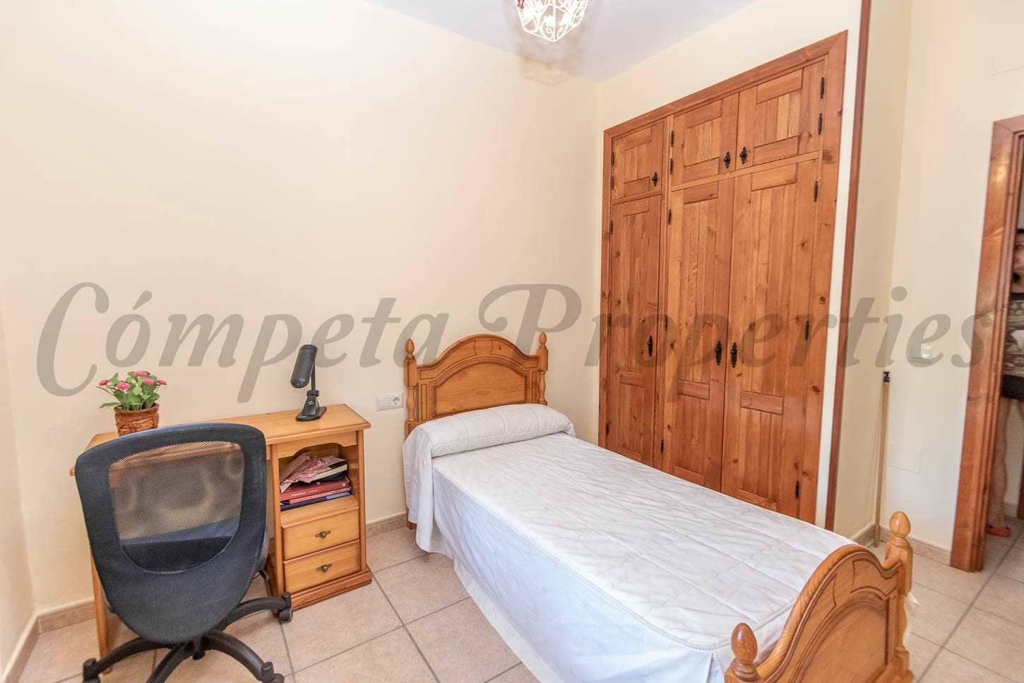 Finca/Maison de Campagne de 3 chambres de location de vacances à Torrox avec piscine garage - 1 600 € (Ref: 10076034)