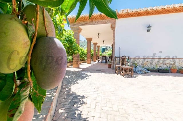 Finca/Maison de Campagne de 3 chambres de location de vacances à Torrox Pueblo, Torrox avec piscine garage - 1 600 € (Ref: 10076034)