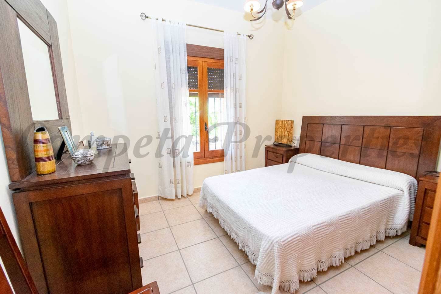 Finca/Maison de Campagne de 3 chambres de location de vacances à Torrox avec piscine garage - 1 600 € (Ref: 10076034)